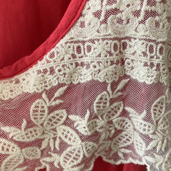 Coral dress with lace front - Picture 4 of 4